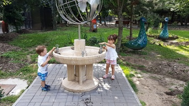 Locul copiilor e în parcuri, NU la proteste!