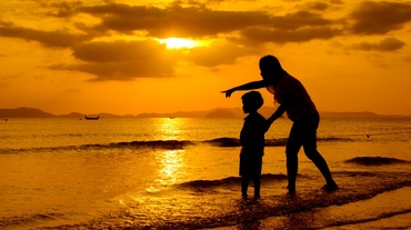 Ne grăbim să supravieţuim etapelor şi uităm ce este mai important: să ne bucurăm de fiecare, în parte