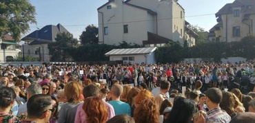 Care-i rostul festivității de deschidere a anului școlar?