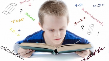 Raport: Elevii români pierd trei ani şi jumătate pe băncile şcolii, fără să înveţe nimic