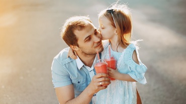 Când îți va fi greu, copile, te voi strânge în brațe!