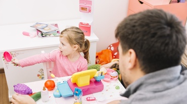 Recomandare: Jocuri de jucat toamna, captivante chiar și pentru copiii mari