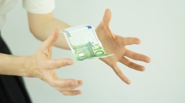 Fondurile pentru nou-născuți au fost tăiate! Acordarea de cupoanele sociale de 500 de euro va fi amânată până în 2021