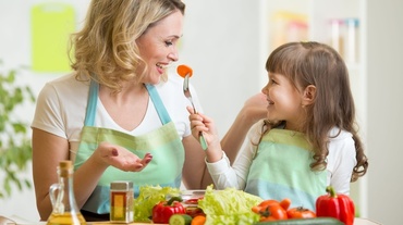 Copilul nu mănâncă legume și fructe! Ce e de făcut