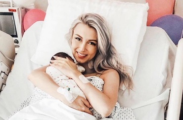 Andreea Bălan, prima declarație și prima fotografie cu bebelușa ei, după operația de cezariană riscantă