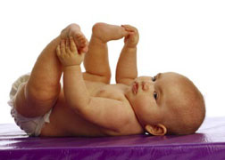 Activitatea si jocurile bebelusului de 4 luni