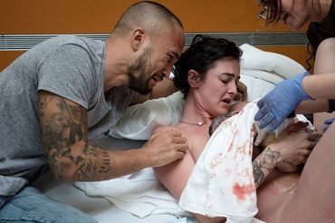 Magia primei întâlniri dintre tați și puii lor, în imagini emoționante – Galerie foto