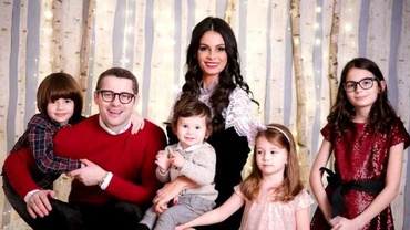 Anca Serea, din nou însărcinată. Soția lui Adrian Sână va fi mămică pentru a șasea oară