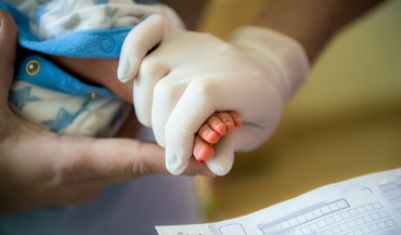 10 potenţiale probleme ale nou-născuţilor pe care nu trebuie sa le ignori
