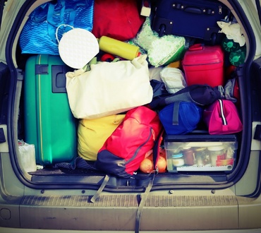 Ce fel de valize iei în vacanță în funcție de vârsta copilului?