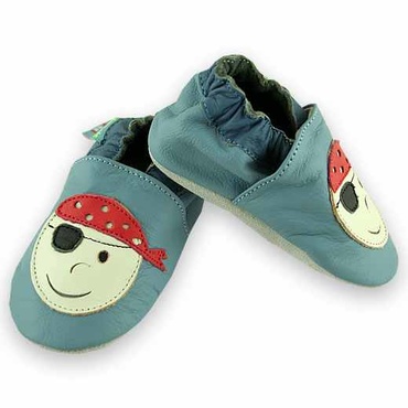 Prima pereche de incaltaminte