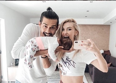 Portret de familie. Andreea Bălan, primele imagini clare cu mezina Clara Maria
