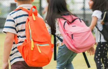 Cum alegi un ghiozdan pentru școală? 5 ponturi de la terapeutul postural + Concurs