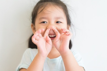 Un pic cam... dezgustător! 6 moduri în care prichindeii noștri reușesc să ne întoarcă stomacul pe dos