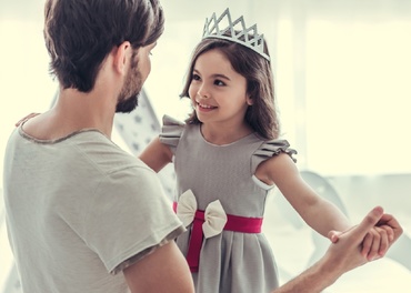 Tatăl adevărat nu este cel care plătește facturile, ci cel care pune întotdeauna familia pe primul plan