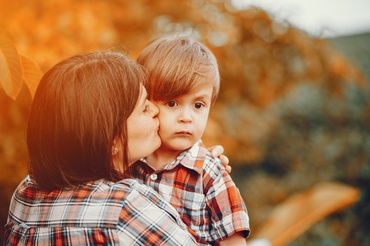 Chiar dacă își pune tot mai des masca de băiat mare, știu că va rămâne veșnic puiul meu