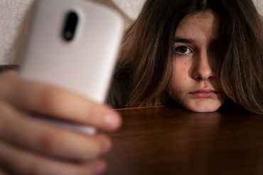 Sex înainte de sărut: problema fetelor de 15 ani cu băieții obsedați de pornografie