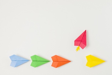 10 activități ca altădată, care să îți țină copilul ocupat și departe de ecrane