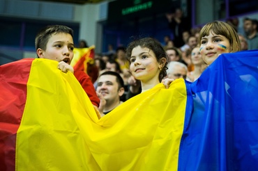 Când n-o să ne mai învățăm copiii să plece afară, atunci vor începe să lupte pentru țara lor