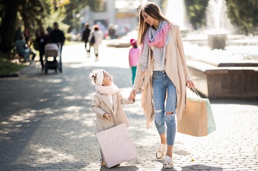 Dependența de shopping se transmite de la mamă la copil?