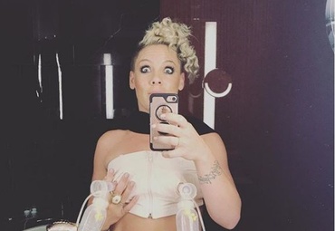10 celebrități care au arătat pe Instagram ce înseamnă să fii mamă, cu adevărat