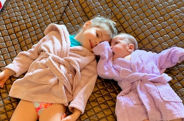 Cum a fost singură în vacanță cu doi copii