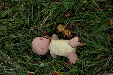 Poate cel mai stupid accident care i se poate întâmpla unui bebeluş, în somn