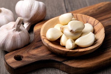 Usturoiul – când se introduce în alimentația bebelușului și ce beneficii oferă