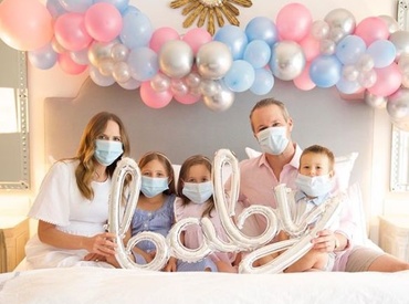 Bebeluși pe timp de pandemie? Cele mai năstrușnice anunțuri de sarcină