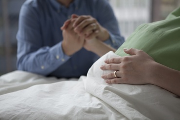 Asistarea tatălui la nașterea bebelușului. 10 argumente pro și contra