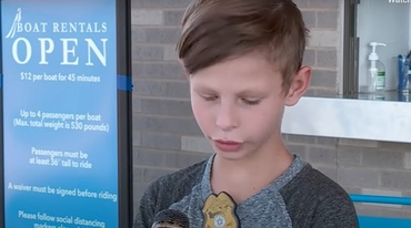 “Sper ca unul dintre voi să mă aleagă”: Mii de familii aplică pentru a adopta un băiat de 9 ani, după ce au văzut videoclipul care a devenit viral