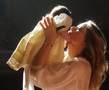 Laura Cosoi a botezat-o micuța Vera. Iată primele imagini