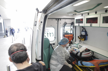 Încă trei bebeluși duși la operații în străinătate de Asociația „Blondie”