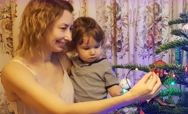 Lucruri pe care le face o mamă cu o singură mână