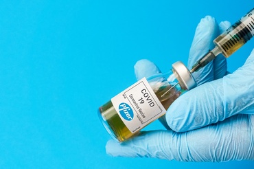 Pfizer raportează că vaccinul său este sigur pentru copiii cu vârsta de peste 12 ani
