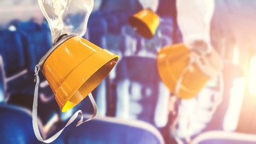 Mamă dragă, te prăbușești și ai uitat să-ți pui masca ție prima- povestea unui avion