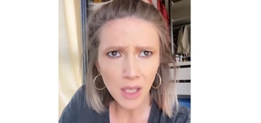 Adela Popescu, certată în parc de mama unui copil