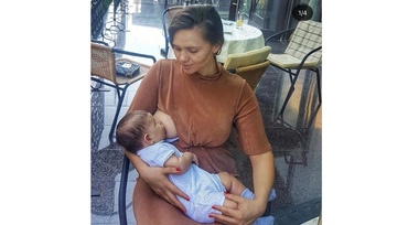 Cristina Șișicanu, criticată pentru că a postat imagini cu ea alăptând