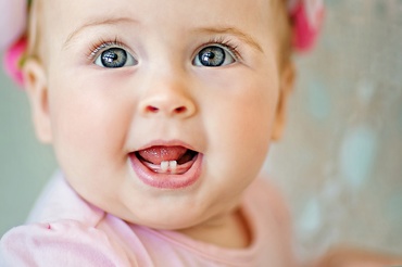 Igiena dentară la bebeluși. Cum să ai grijă de dinții bebelușului tău