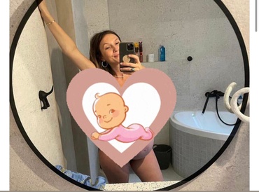 Adela Popescu, cu burtica la vedere, în lejerie intimă. Radu Vâlcan: „Nu m-am putut abține”