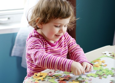 5 activități prin care copilul mic învață cum să rezolve o problemă