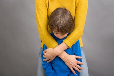 6 semne că esti un părinte anxios. Cum să faci să nu transmiți anxietatea și copilului tău