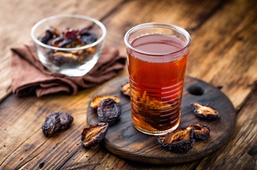 5 beneficii uimitoare ale sucului de prune, în timpul alăptării