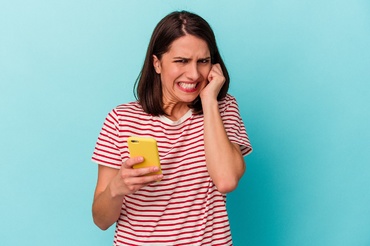 Viață de mamă: de ce durează 3 săptămâni ca să dai un telefon de 3 minute