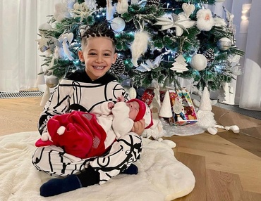 Roxana Vancea, primele poze de Crăciun cu bebelușul Ayan