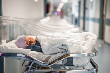 O mamă cu o formă rară de cancer limfatic a născut un copil perfect sănătos