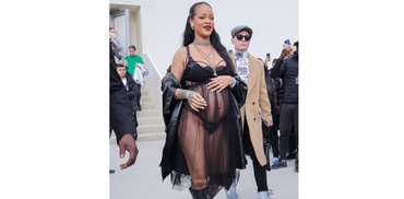Ținutele extravagante ale Rihannei, în timpul sarcinii – galerie foto. Pro sau contra?