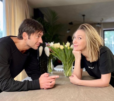 Adela Popescu: "Ori plecăm fără niciunul, ori plecăm cu toți cei 3 copii în concediu"