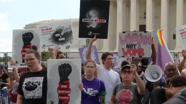 SUA. Curtea Supremă anulează dreptul constituțional al femeilor de a face întrerupere de sarcină. Astfel, în lipsa unei inițiative în Congres, fiecare stat în parte va putea interzice sau limita avorturile