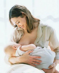 Sfat pentru a te simti confortabil in timp ce iti alaptezi bebelusul